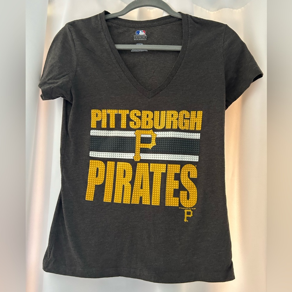 Pirates V Neck. Ladies Cut.  Like new!